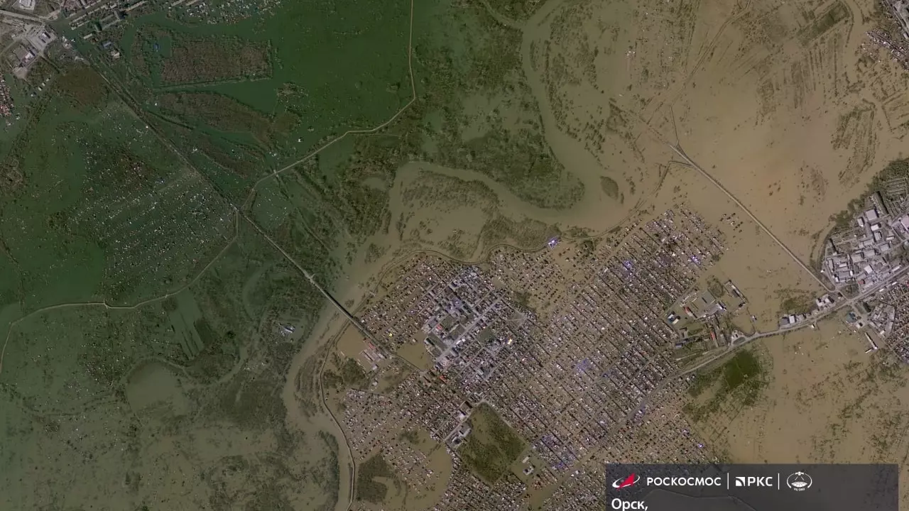 Ситуация с паводком в Орске видна из космоса